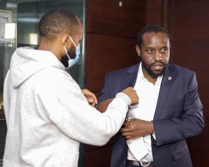 Safari Ya Wasani - Image 1